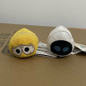 Disney Wall E and Eve Tsum Tsum New